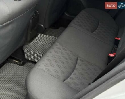 Мерседес Ц-Клас 2001 у Запоріжжя на Automoto.ua Сірий Мерседес Ц-Клас, об'ємом двигуна 2 л та пробігом 228 тис. км за 5499 $, фото 9 на Automoto.ua