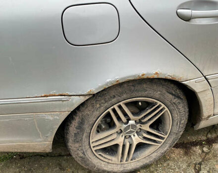 Серый Мерседес Ц-Класс, объемом двигателя 2.2 л и пробегом 384 тыс. км за 2500 $, фото 3 на Automoto.ua