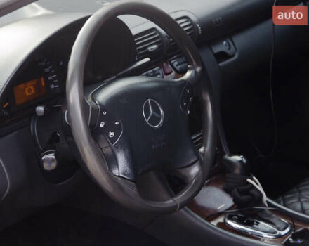 Сірий Мерседес Ц-Клас, об'ємом двигуна 2.7 л та пробігом 446 тис. км за 4900 $, фото 12 на Automoto.ua