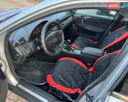 Серый Мерседес Ц-Класс, объемом двигателя 2.15 л и пробегом 400 тыс. км за 3999 $, фото 8 на Automoto.ua