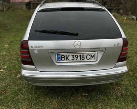 Серый Мерседес Ц-Класс, объемом двигателя 2.1 л и пробегом 460 тыс. км за 5000 $, фото 3 на Automoto.ua