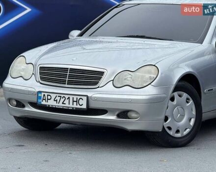 Мерседес Ц-Клас 2001 у Запоріжжя на Automoto.ua Сірий Мерседес Ц-Клас, об'ємом двигуна 2 л та пробігом 228 тис. км за 5499 $, фото 1 на Automoto.ua