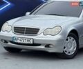 Мерседес Ц-Клас 2001 у Запоріжжя на Automoto.ua Сірий Мерседес Ц-Клас, об'ємом двигуна 2 л та пробігом 228 тис. км за 5499 $, фото 1 на Automoto.ua