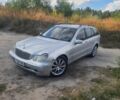 Серый Мерседес Ц-Класс, объемом двигателя 2.7 л и пробегом 460 тыс. км за 1548 $, фото 2 на Automoto.ua