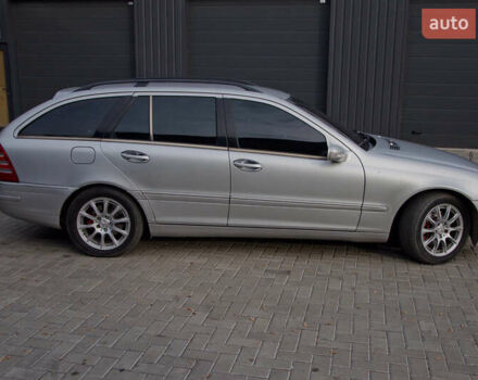 Сірий Мерседес Ц-Клас, об'ємом двигуна 2.7 л та пробігом 446 тис. км за 4900 $, фото 6 на Automoto.ua
