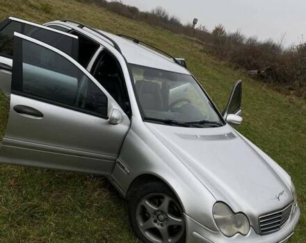 Серый Мерседес Ц-Класс, объемом двигателя 2.1 л и пробегом 460 тыс. км за 5000 $, фото 5 на Automoto.ua