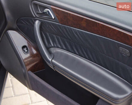 Сірий Мерседес Ц-Клас, об'ємом двигуна 2.7 л та пробігом 446 тис. км за 4900 $, фото 20 на Automoto.ua