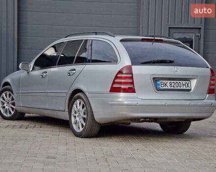 Сірий Мерседес Ц-Клас, об'ємом двигуна 2.7 л та пробігом 446 тис. км за 4900 $, фото 8 на Automoto.ua