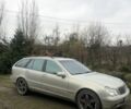 Серый Мерседес Ц-Класс, объемом двигателя 2.7 л и пробегом 320 тыс. км за 4250 $, фото 1 на Automoto.ua