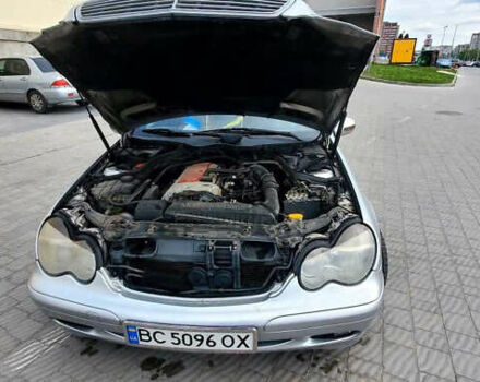 Серый Мерседес Ц-Класс, объемом двигателя 2 л и пробегом 350 тыс. км за 3450 $, фото 1 на Automoto.ua