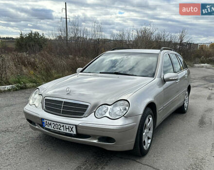 Серый Мерседес Ц-Класс, объемом двигателя 2.69 л и пробегом 500 тыс. км за 3550 $, фото 2 на Automoto.ua