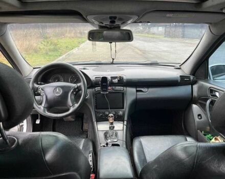 Серый Мерседес Ц-Класс, объемом двигателя 2.7 л и пробегом 360 тыс. км за 3000 $, фото 4 на Automoto.ua