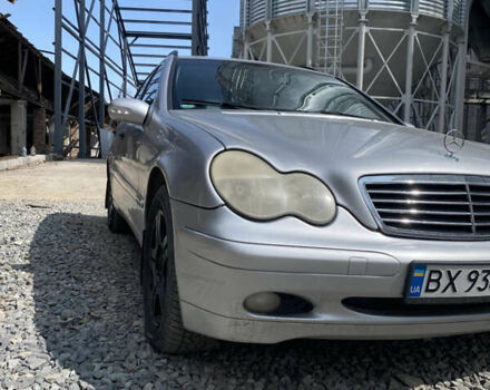 Сірий Мерседес Ц-Клас, об'ємом двигуна 2 л та пробігом 350 тис. км за 3500 $, фото 4 на Automoto.ua
