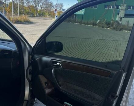 Серый Мерседес Ц-Класс, объемом двигателя 2.1 л и пробегом 465 тыс. км за 5500 $, фото 17 на Automoto.ua