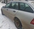 Серый Мерседес Ц-Класс, объемом двигателя 2.2 л и пробегом 490 тыс. км за 4000 $, фото 2 на Automoto.ua