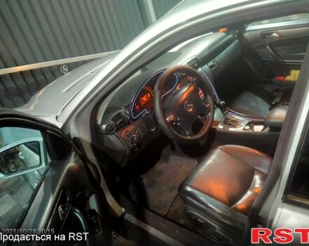 Сірий Мерседес Ц-Клас, об'ємом двигуна 2.7 л та пробігом 300 тис. км за 4990 $, фото 4 на Automoto.ua