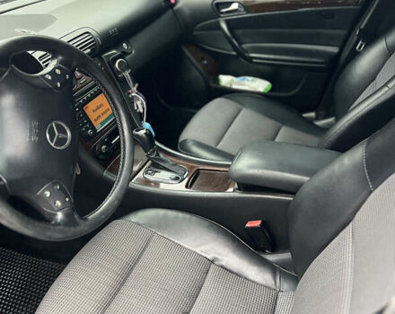 Сірий Мерседес Ц-Клас, об'ємом двигуна 2.69 л та пробігом 490 тис. км за 6900 $, фото 5 на Automoto.ua