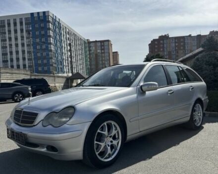 Сірий Мерседес Ц-Клас, об'ємом двигуна 2.2 л та пробігом 330 тис. км за 3500 $, фото 4 на Automoto.ua