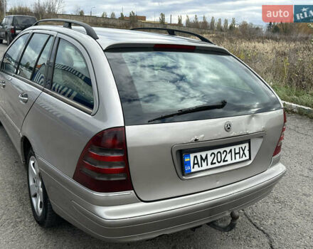 Серый Мерседес Ц-Класс, объемом двигателя 2.69 л и пробегом 500 тыс. км за 3550 $, фото 4 на Automoto.ua