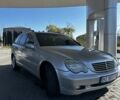 Серый Мерседес Ц-Класс, объемом двигателя 2.1 л и пробегом 465 тыс. км за 5500 $, фото 2 на Automoto.ua