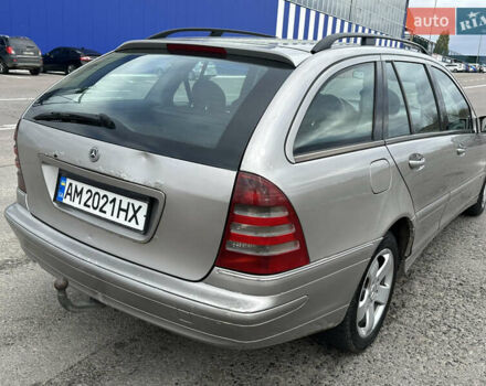 Серый Мерседес Ц-Класс, объемом двигателя 2.69 л и пробегом 500 тыс. км за 3550 $, фото 5 на Automoto.ua