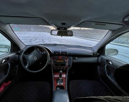 Серый Мерседес Ц-Класс, объемом двигателя 2.1 л и пробегом 463 тыс. км за 4300 $, фото 9 на Automoto.ua