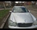 Серый Мерседес Ц-Класс, объемом двигателя 1.8 л и пробегом 207 тыс. км за 3900 $, фото 1 на Automoto.ua