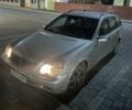 Сірий Мерседес Ц-Клас, об'ємом двигуна 2.2 л та пробігом 330 тис. км за 3500 $, фото 1 на Automoto.ua