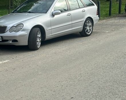 Сірий Мерседес Ц-Клас, об'ємом двигуна 2.2 л та пробігом 330 тис. км за 3500 $, фото 1 на Automoto.ua