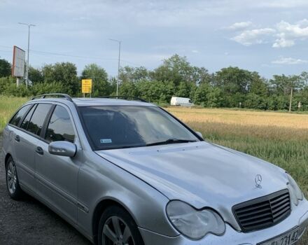 Сірий Мерседес Ц-Клас, об'ємом двигуна 2.2 л та пробігом 397 тис. км за 2700 $, фото 2 на Automoto.ua
