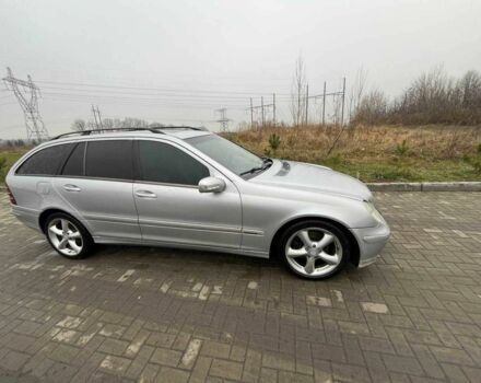 Серый Мерседес Ц-Класс, объемом двигателя 2.7 л и пробегом 360 тыс. км за 3000 $, фото 8 на Automoto.ua