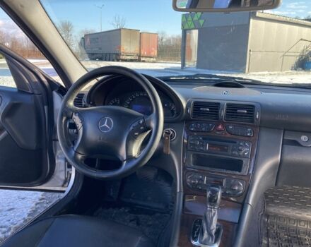 Серый Мерседес Ц-Класс, объемом двигателя 2.7 л и пробегом 317 тыс. км за 5300 $, фото 19 на Automoto.ua