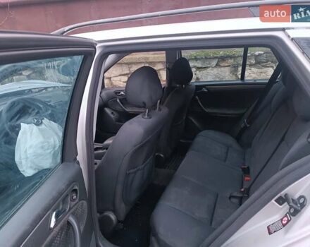 Серый Мерседес Ц-Класс, объемом двигателя 2.2 л и пробегом 400 тыс. км за 1500 $, фото 3 на Automoto.ua