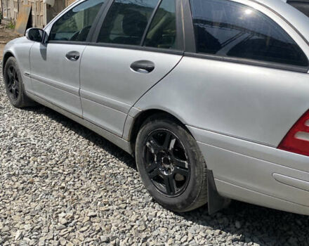 Сірий Мерседес Ц-Клас, об'ємом двигуна 2 л та пробігом 350 тис. км за 3500 $, фото 2 на Automoto.ua