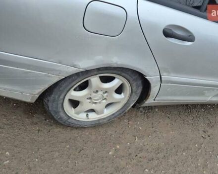 Серый Мерседес Ц-Класс, объемом двигателя 2.1 л и пробегом 350 тыс. км за 4001 $, фото 4 на Automoto.ua