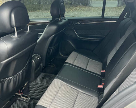 Сірий Мерседес Ц-Клас, об'ємом двигуна 2.69 л та пробігом 490 тис. км за 6900 $, фото 6 на Automoto.ua