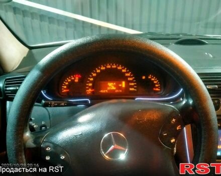 Сірий Мерседес Ц-Клас, об'ємом двигуна 2.7 л та пробігом 300 тис. км за 4990 $, фото 7 на Automoto.ua