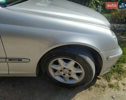 Серый Мерседес Ц-Класс, объемом двигателя 1.8 л и пробегом 307 тыс. км за 510 $, фото 5 на Automoto.ua