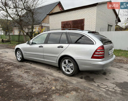 Серый Мерседес Ц-Класс, объемом двигателя 2.7 л и пробегом 208 тыс. км за 4750 $, фото 3 на Automoto.ua