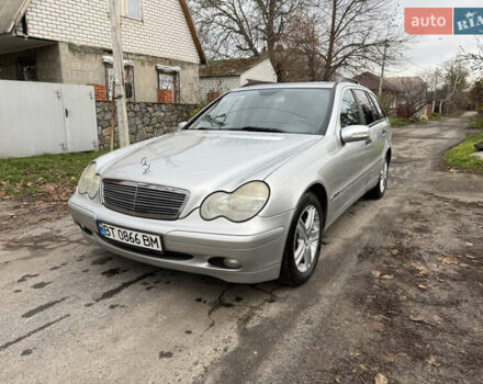 Серый Мерседес Ц-Класс, объемом двигателя 2.7 л и пробегом 208 тыс. км за 4750 $, фото 18 на Automoto.ua