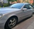 Сірий Мерседес Ц-Клас, об'ємом двигуна 2.69 л та пробігом 385 тис. км за 4300 $, фото 5 на Automoto.ua
