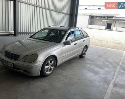 Сірий Мерседес Ц-Клас, об'ємом двигуна 2.2 л та пробігом 300 тис. км за 4800 $, фото 2 на Automoto.ua