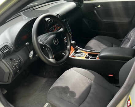 Серый Мерседес Ц-Класс, объемом двигателя 2.15 л и пробегом 342 тыс. км за 3800 $, фото 5 на Automoto.ua