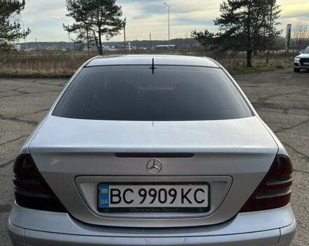 Серый Мерседес Ц-Класс, объемом двигателя 2.15 л и пробегом 387 тыс. км за 5500 $, фото 4 на Automoto.ua