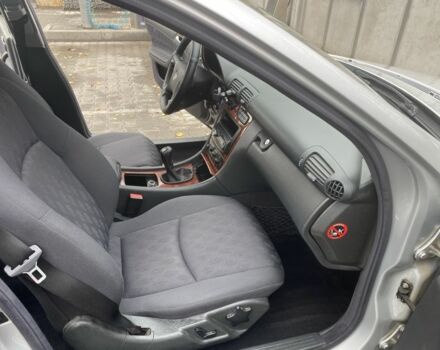 Сірий Мерседес Ц-Клас, об'ємом двигуна 1.8 л та пробігом 233 тис. км за 4600 $, фото 14 на Automoto.ua