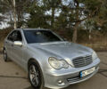 Серый Мерседес Ц-Класс, объемом двигателя 2.15 л и пробегом 387 тыс. км за 5500 $, фото 1 на Automoto.ua