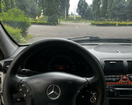 Серый Мерседес Ц-Класс, объемом двигателя 2.15 л и пробегом 342 тыс. км за 3800 $, фото 8 на Automoto.ua