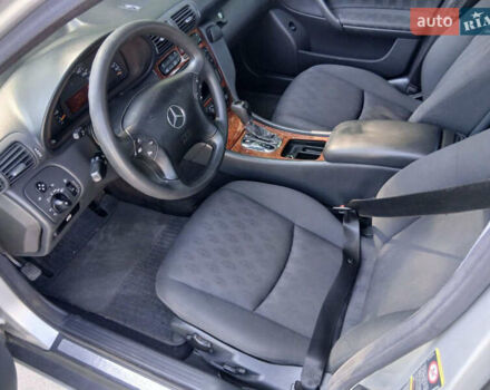 Серый Мерседес Ц-Класс, объемом двигателя 1.8 л и пробегом 260 тыс. км за 6500 $, фото 5 на Automoto.ua