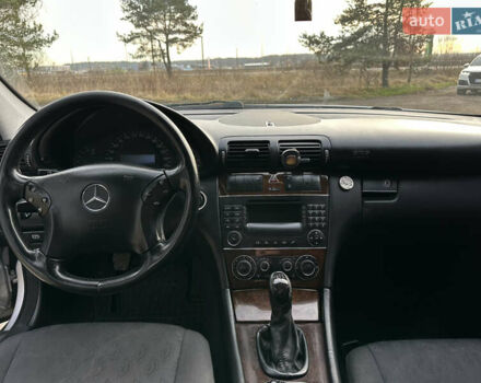 Серый Мерседес Ц-Класс, объемом двигателя 2.15 л и пробегом 387 тыс. км за 5500 $, фото 9 на Automoto.ua