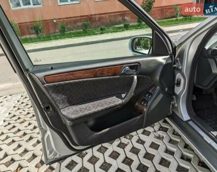 Серый Мерседес Ц-Класс, объемом двигателя 2.69 л и пробегом 423 тыс. км за 5000 $, фото 11 на Automoto.ua